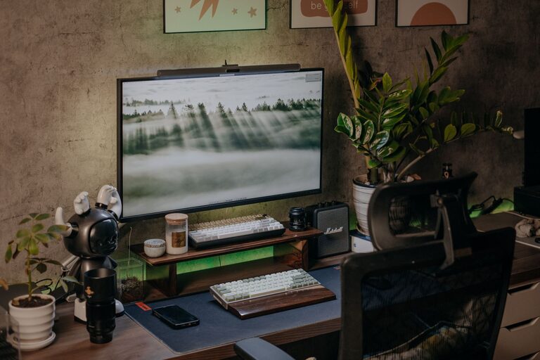 Tips for Creating a Cozy and Functional Home Office Space